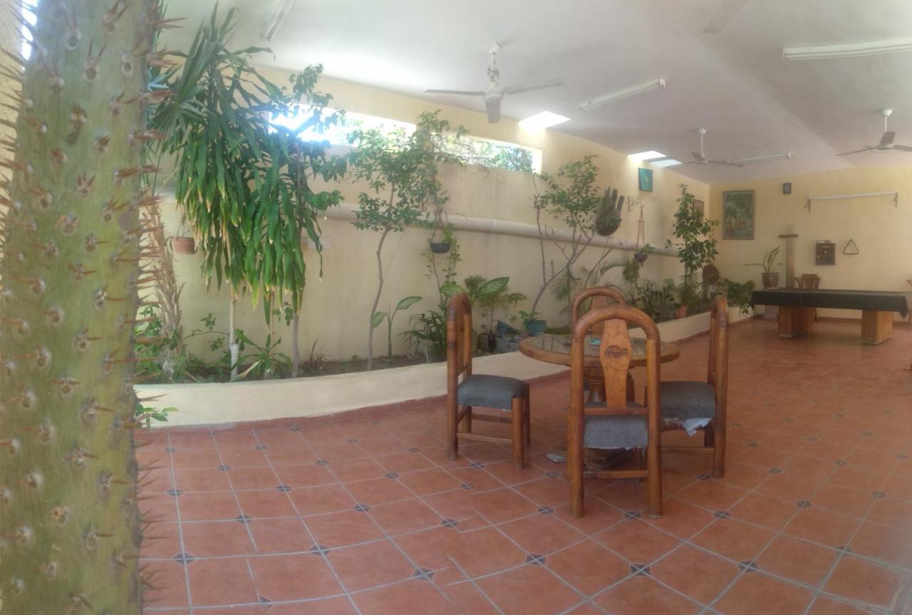 Room In Guest Room - Padrinos Hostal La Paz Full House Exterior foto